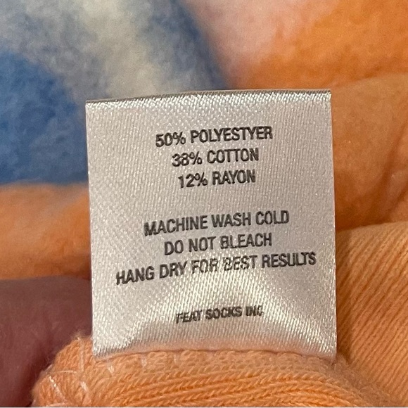 Women’s Large FEAT sweatshirtrt - Picture 5 of 9